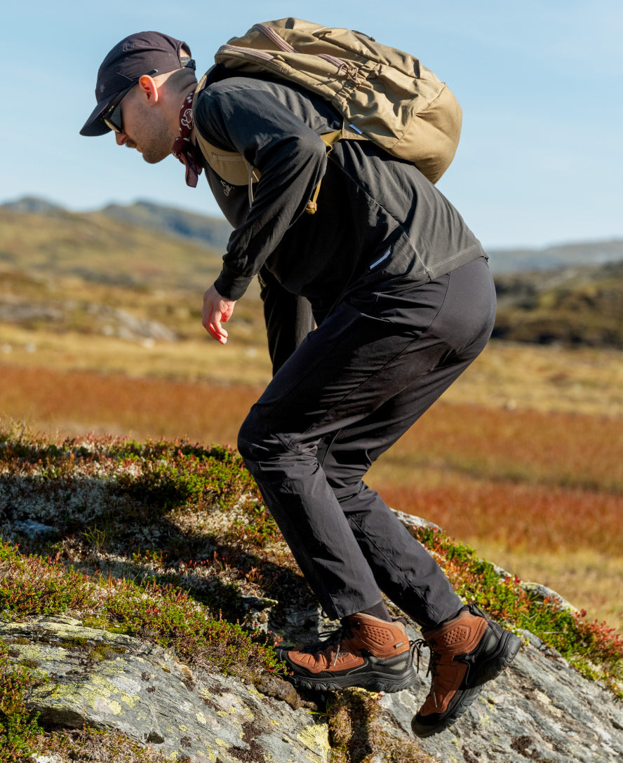 Men's Targhee IV Waterproof Hiking Boot | Sea Turtle/Roasted Pecan - Image 9