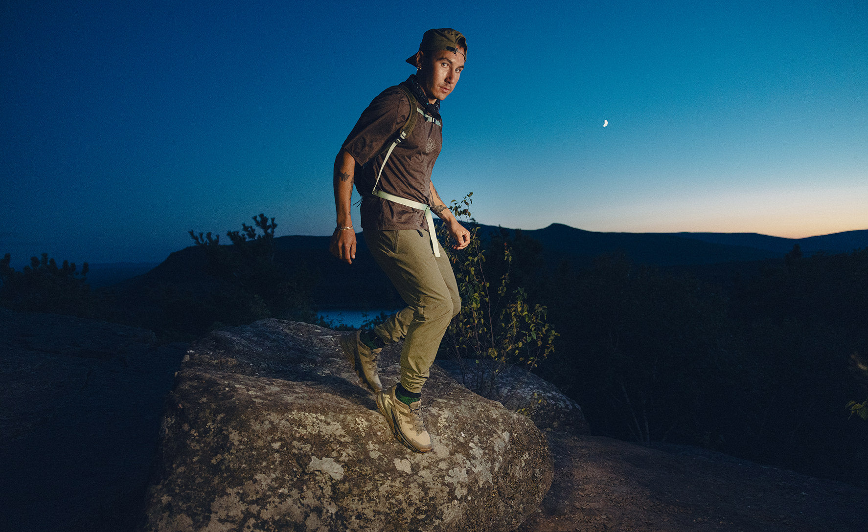 Men's Targhee Apex Waterproof Hiking Shoe | Black/Abbey Stone - Image 7