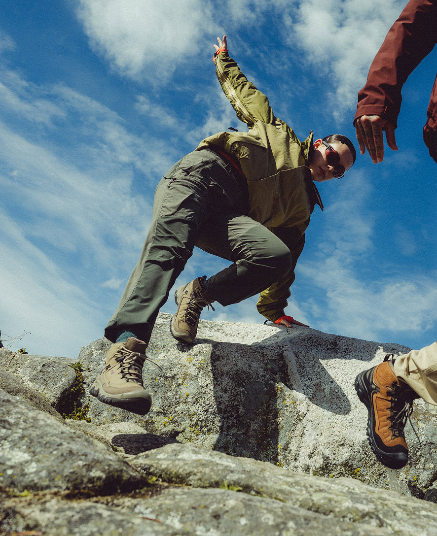 Women's Targhee IV Waterproof Hiking Boot | Coyote/Peach Fuzz - Image 9