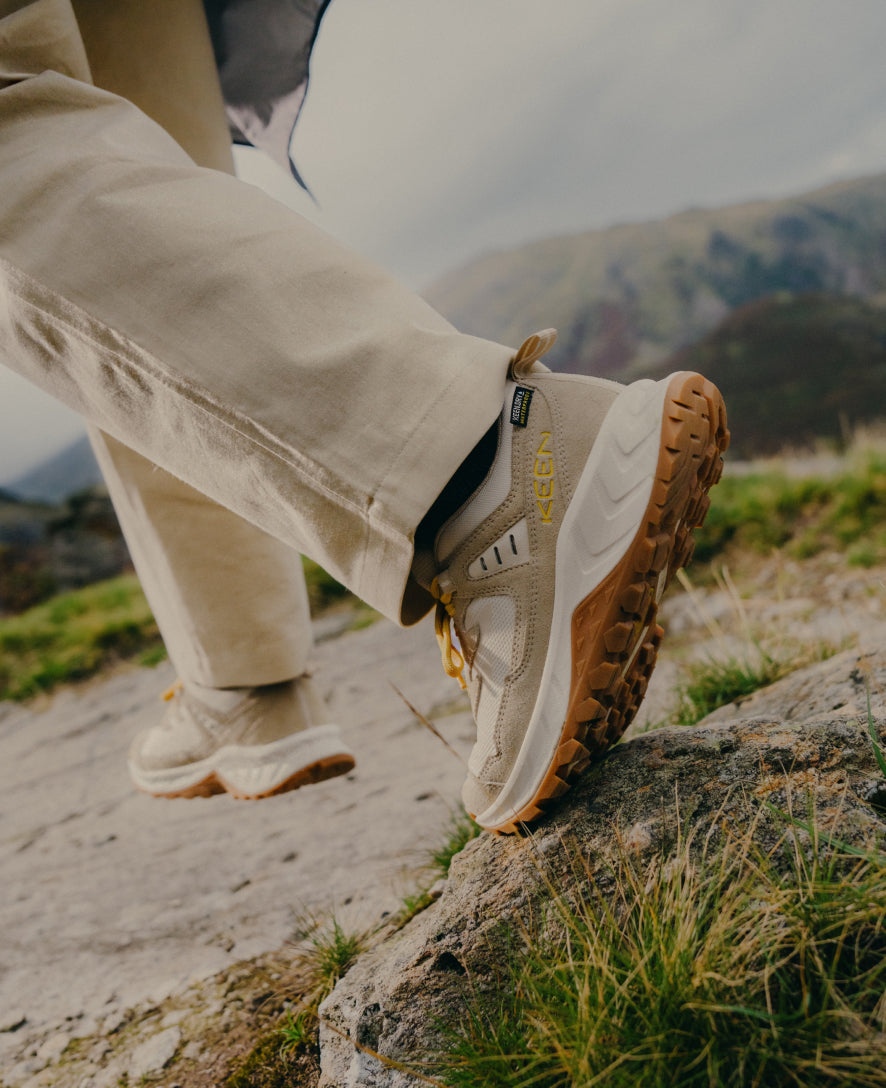 Women's Hightrail Waterproof Hiking Shoe | Cameo Rose/Oak Buff - Image 8