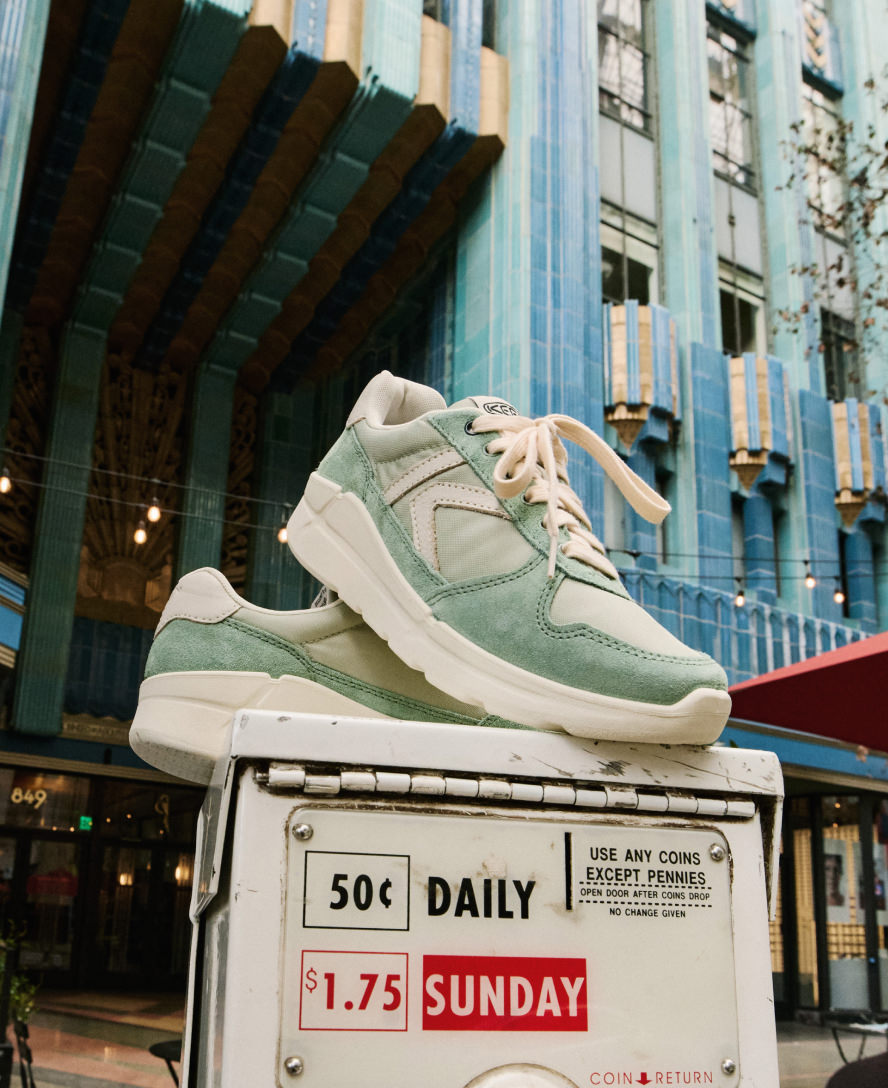 Women's KM2 Jogger | Iceberg Green/Desert Sage - Image 9
