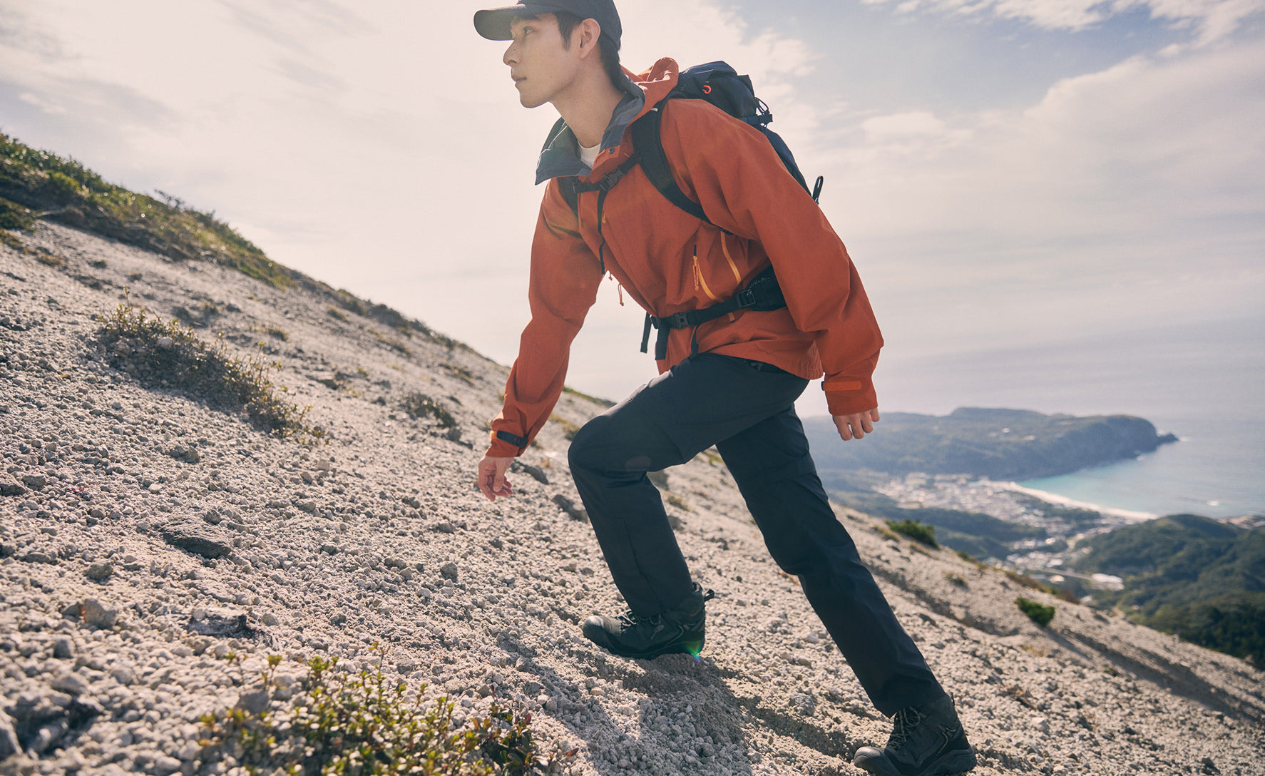 Men's Targhee IV Wide Waterproof Hiking Boot | Triple Black - Image 7